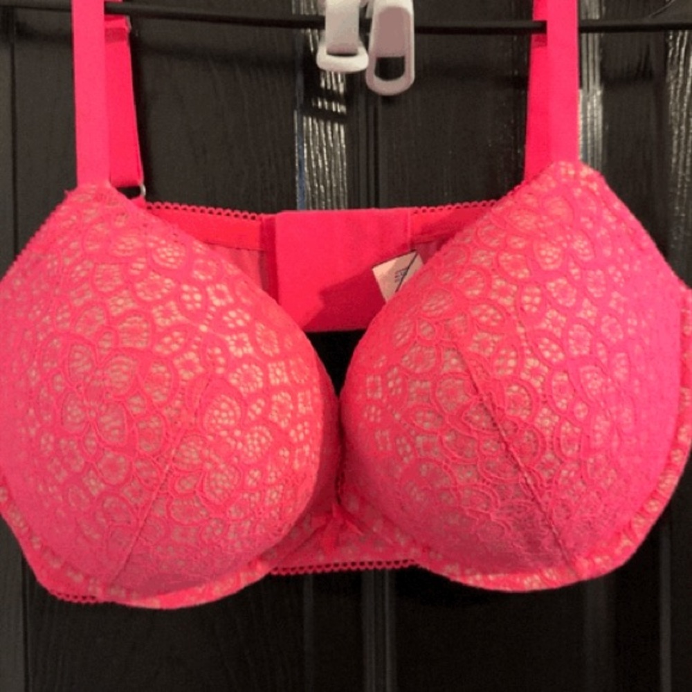 VS lightly padded lace bras in size 38 DD with underwire and hook back closure.